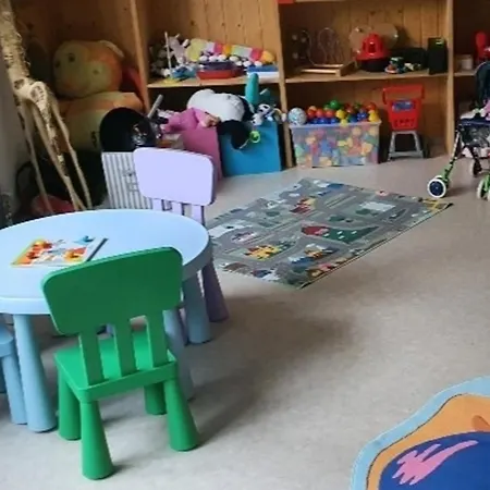 - App 3413 - Jakob - Mit Indoorpool, שלוכזי